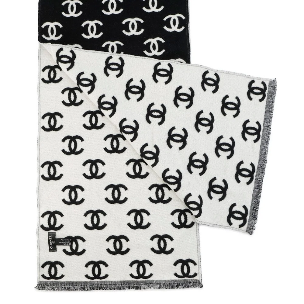 New!!! Authenticated CHANEL CC Reversible Cashmere & Wool Scarf WRAP BLACK WHITE - Picture 12 of 16